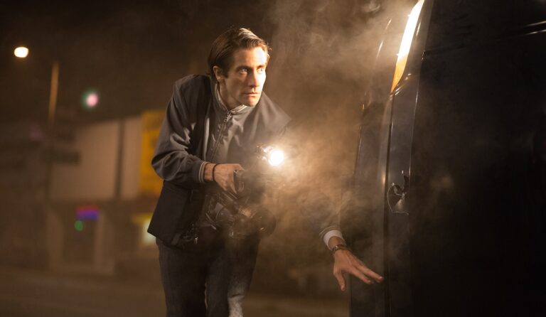 mengenal-film-nightcrawler-kisah-di-balik-dunia-jurnalisme-malam