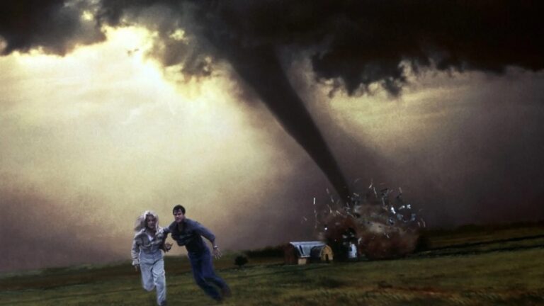 film-twisters-petualangan-seru-di-dunia-badai-dan-angin-kencang